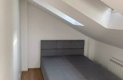 Location longue durée d’un appartement de 4 pièces, 88 m², à Zemun, Belgrade, Serbie