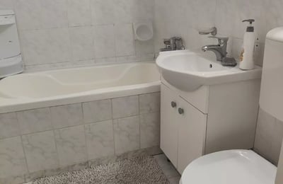 Location longue durée d’un appartement de 2 pièces, 54 m², à Casa de Cultură, Constanța, Roumanie
