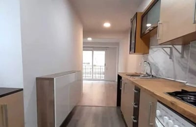 Langzeitmiete einer 3-Schlafzimmer-Wohnung, 90 m², in Alicante, Spanien
