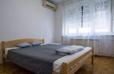 Location longue durée d’un appartement de 2 pièces, 37 m², au centre-ville, Belgrade, Serbie
