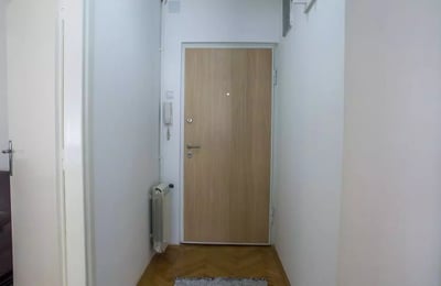 Location longue durée d’un appartement de 2 pièces, 37 m², au centre-ville, Belgrade, Serbie