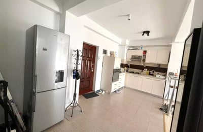 Langzeitmiete einer 1-Schlafzimmer-Wohnung, 55 m², Stadtteil Chiajna, Bukarest, Rumänien