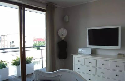 Long-term rental of a 3-room apartment, 78 m², Powiśle, Warsaw, Poland