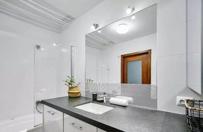 Долгосрочная аренда 2-комнатной квартиры 53 м², Краков, Польша