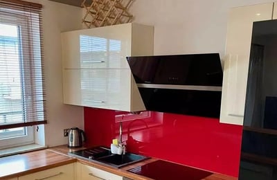 Alquiler a largo plazo de un piso de 3 habitaciones, 60 m², en Mały Płaszów – Podgórze, Cracovia, Polonia