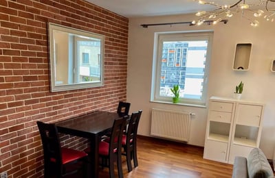 Alquiler a largo plazo de un piso de 3 habitaciones, 60 m², en Mały Płaszów – Podgórze, Cracovia, Polonia