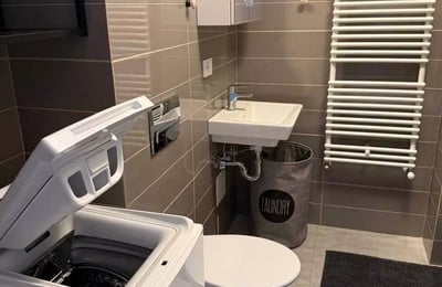 Alquiler a largo plazo de un apartamento de 2 habitaciones, 57 m², en Constanza, Rumanía