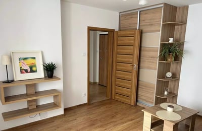 Langzeitmiete einer 2-Zimmer-Wohnung, 48 m², in Stare Dębniki, Krakau, Polen