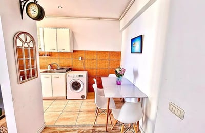 Langzeitmiete einer 2-Zimmer-Wohnung, 75 m², in Mamaia, Constanța, Rumänien