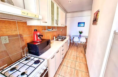 Langzeitmiete einer 2-Zimmer-Wohnung, 75 m², in Mamaia, Constanța, Rumänien