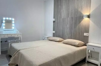 Langzeitmiete einer 2-Zimmer-Wohnung, 75 m², in Torrevieja, Spanien
