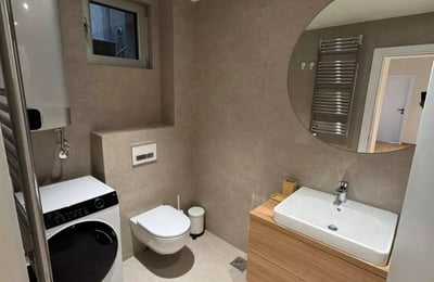 Location longue durée d’un nouvel appartement de 4 pièces, 95 m², Belgrade, Serbie