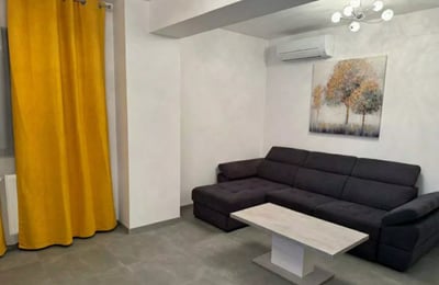 Location longue durée d’un appartement confortable de 2 pièces, 50 m², Campus, Constanța, Roumanie