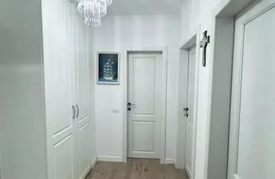 Location longue durée d’un appartement confortable de 3 pièces, 75 m², Faleza Nord, Constanța, Roumanie