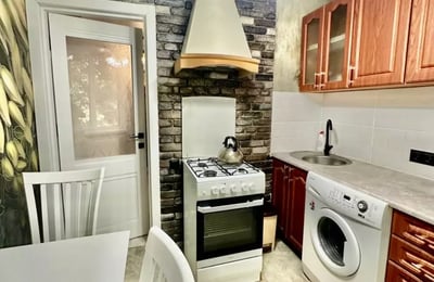 Alquiler a largo plazo de un piso de 2 habitaciones, 47 m², Chisináu, Moldavia