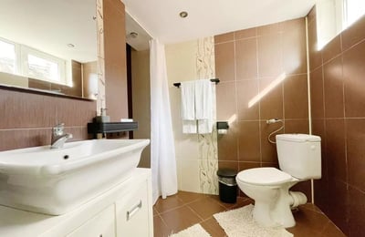 Alquiler de un acogedor apartamento de 2 habitaciones con patio, Varna, Bulgaria