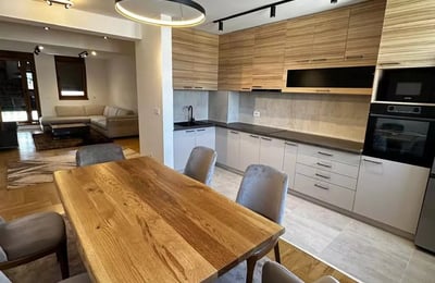 Alquiler de un espacioso apartamento de 3 habitaciones, 90 m², centro de la ciudad, Belgrado, Serbia