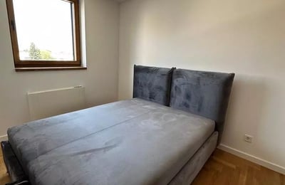 Alquiler de un espacioso apartamento de 3 habitaciones, 90 m², centro de la ciudad, Belgrado, Serbia