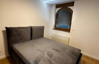 Alquiler de un espacioso apartamento de 3 habitaciones, 90 m², centro de la ciudad, Belgrado, Serbia