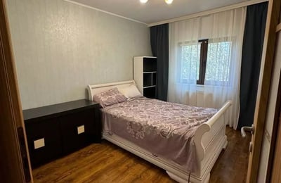 Location de spacieux appartements de 3 pièces, 80 m², Faleza Nord, Constanța, Roumanie