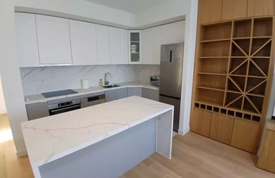 Аренда просторной 4-комнатной квартиры, 99 м², BW King’s Park, Белград, Сербия