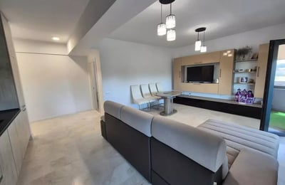 Alquiler de un acogedor apartamento de 3 habitaciones, 85 m², Tomis Nord, Constanța, Rumanía