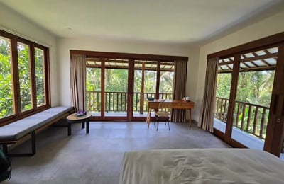 Miete einer Designer-Villa mit Dschungelblick, Lodtunduh, Ubud, Bali, Indonesien