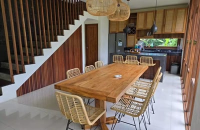 Miete einer Designer-Villa mit Dschungelblick, Lodtunduh, Ubud, Bali, Indonesien