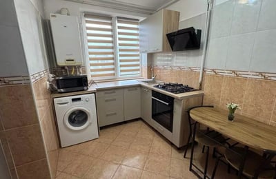 Location de chaleureux appartements de 2 pièces, 45 m², Faleza Nord, Constanța, Roumanie