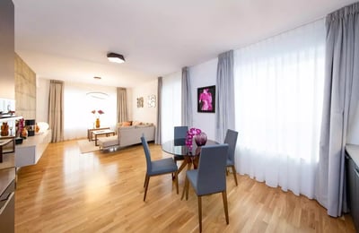 Luxuria Residence