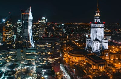 Złota 44