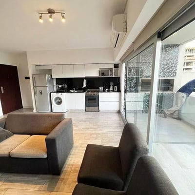 Long-term rental in Buenos Aires: Quiet 2-room apartment with balcony and pool in Palermo