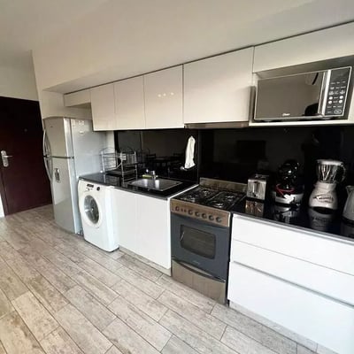 Long-term rental in Buenos Aires: Quiet 2-room apartment with balcony and pool in Palermo