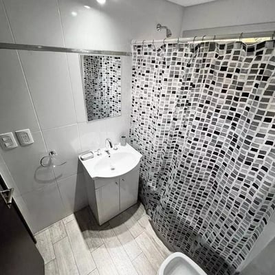 Long-term rental in Buenos Aires: Quiet 2-room apartment with balcony and pool in Palermo
