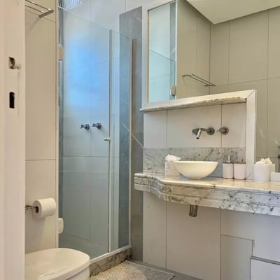 Alquiler a largo plazo de un apartamento dúplex de 3 habitaciones, 90 m², en Barra da Tijuca, Río de Janeiro, Brasil