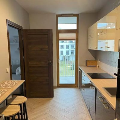 Long-Term Rental: 2-Room Apartment 52 m² with Balcony, Warsaw, Mokotów