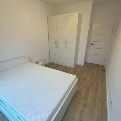Long-Term Rental: 2-Room Apartment 53 m² with Balcony, Warsaw, Wola