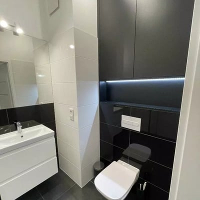 Long-Term Rental: 2-Room Apartment 53 m² with Balcony, Warsaw, Wola