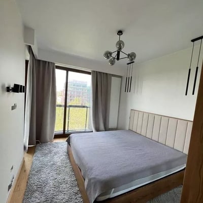 Alquiler a Largo Plazo: Apartamento de 2 Habitaciones y 44 m² con Balcón | Varsovia, Mokotów