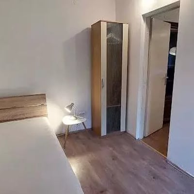 Alquiler a largo plazo de un apartamento de cuatro habitaciones en el centro de la ciudad, Belgrado