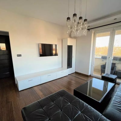 Alquiler a largo plazo: Apartamento de 2 habitaciones, al. Jana Pawła 2, distrito Czyżyny, Cracovia