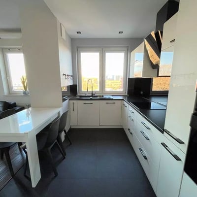 Alquiler a largo plazo: Apartamento de 2 habitaciones, al. Jana Pawła 2, distrito Czyżyny, Cracovia