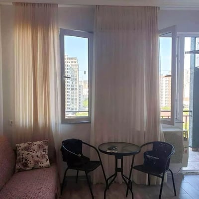 Alquiler a Largo Plazo: Apartamento 1+1, Calle Gudiashvili 14, Batumi