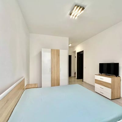 Alquiler a largo plazo: Apartamento de una habitación en "Militari Residence", Bucarest, 40 m²