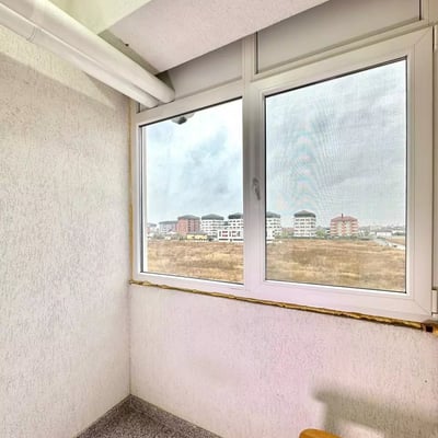 Alquiler a largo plazo: Apartamento de una habitación en "Militari Residence", Bucarest, 40 m²