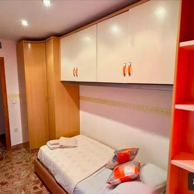 Long-term rental: 3-bedroom apartment, 122 m², Alicante, parking included