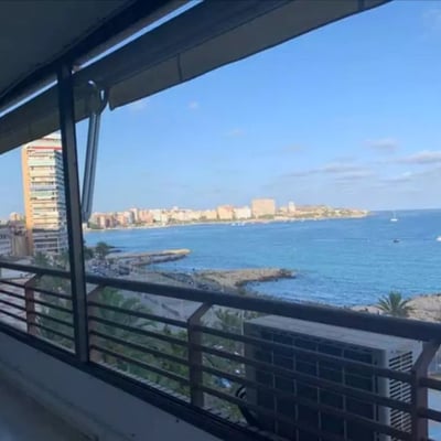 Долгосрочная аренда Аликанте, La Albufereta: 3-комнатная квартира, 120 м², прямой вид на море