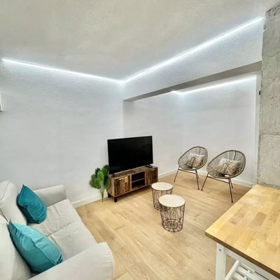 Long-term rental Alicante, San Juan: spacious 3-bedroom apartment with an office, newly renovated
