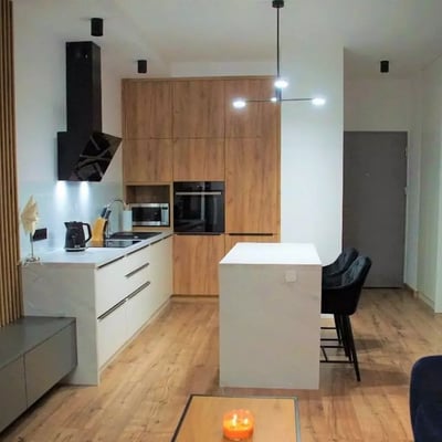 Long-term rental, Warsaw, Siedmiogrodzka St., Wola district: 2-room apartment with a balcony