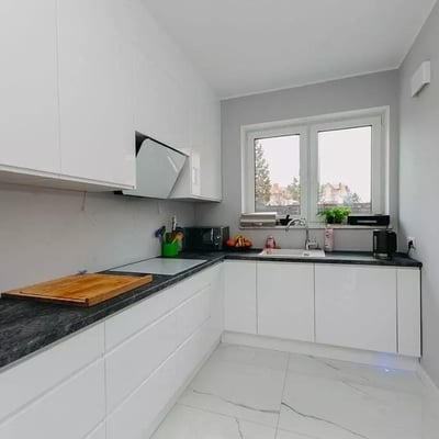 Alquiler a largo plazo, Varsovia, Wawer: casa de 147 m² con garaje y terraza